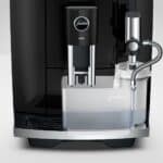 Melksysteemreiniging van de E8 Piano Black