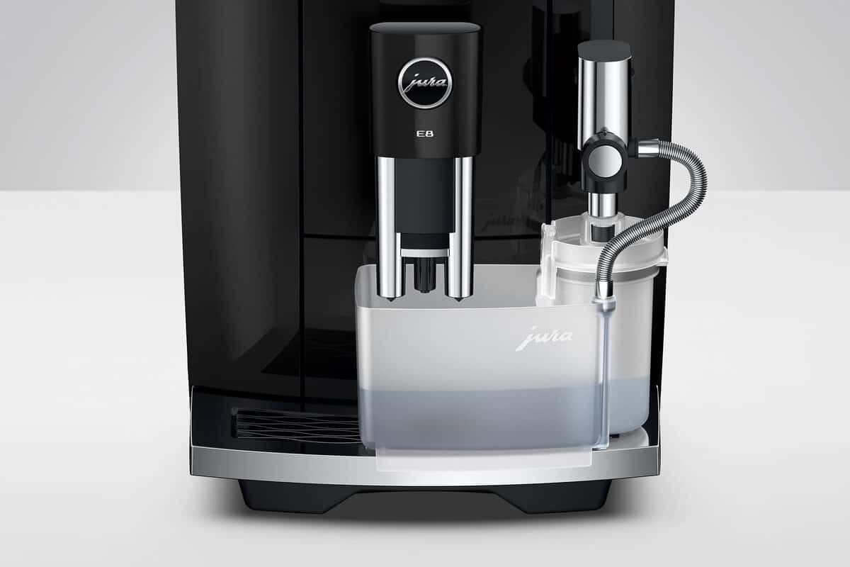 Melksysteemreiniging van de E8 Piano Black