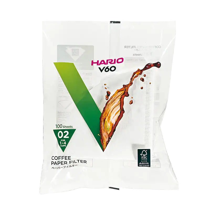 Hario V60 filterpapier size 02 voor koffiezetten, geschikt voor 1-4 kopjes, verpakt in transparante zak met logo en productinformatie.